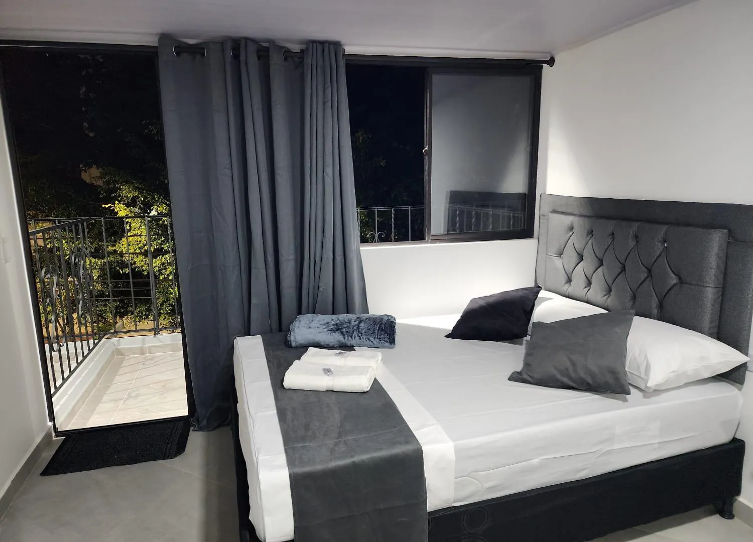 Aparthotel Aparta Estudios Estadio La 80 Medellin