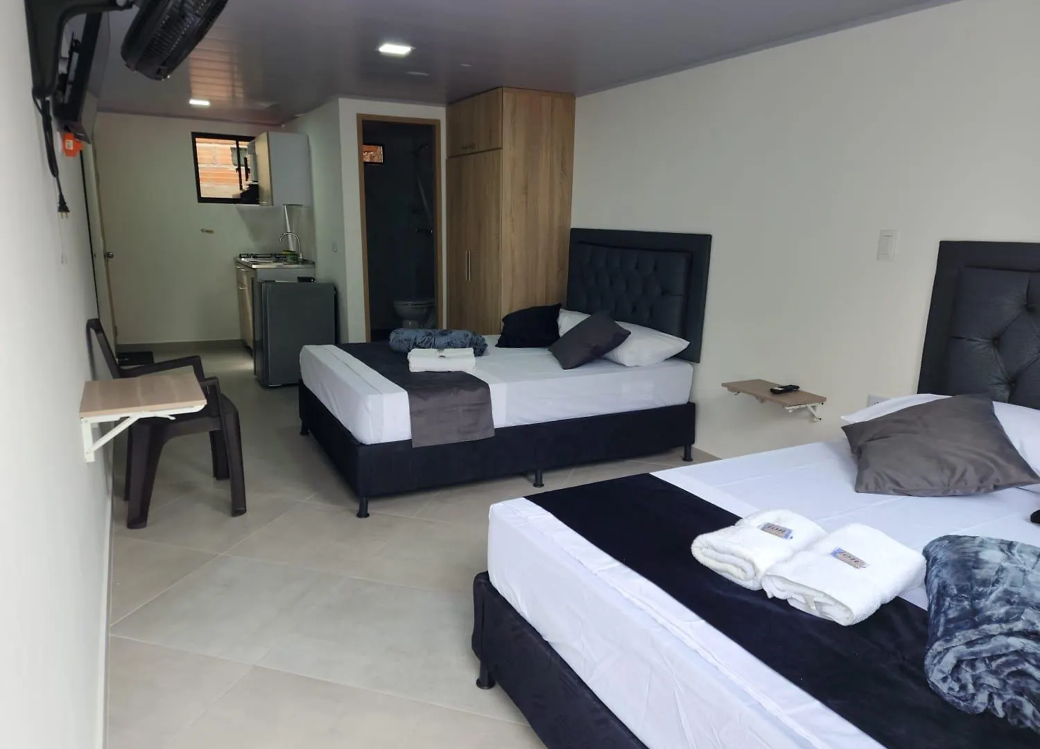 Aparthotel Aparta Estudios Estadio La 80 Medellin Colombia